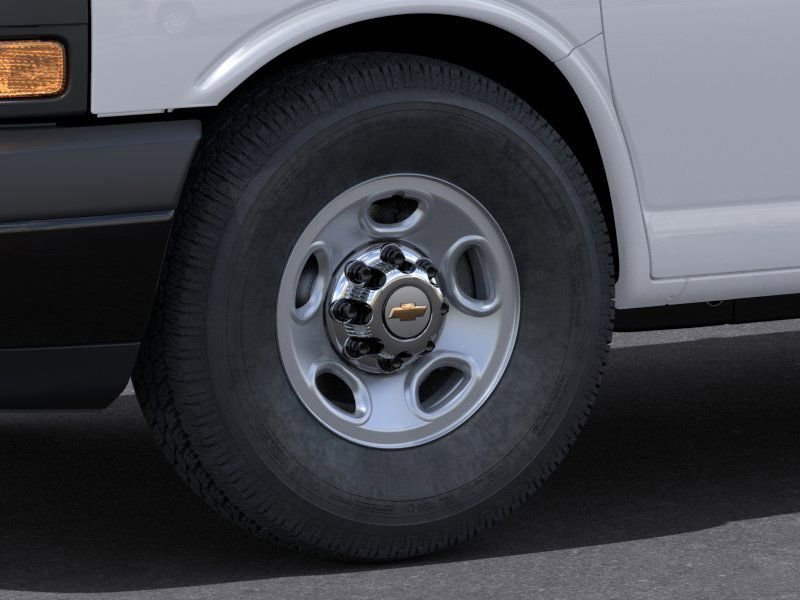 2025 Chevrolet Express Cargo photo 9