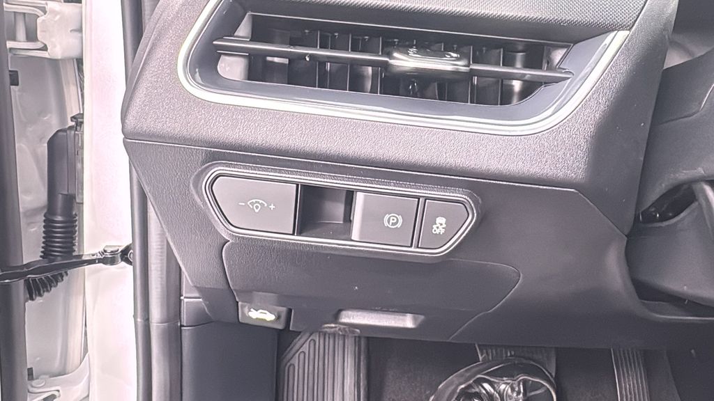 2025 Kia K4 EX photo 26