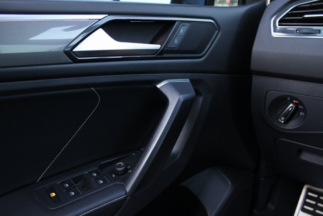 2023 Volkswagen Tiguan SE R-Line Black photo 22