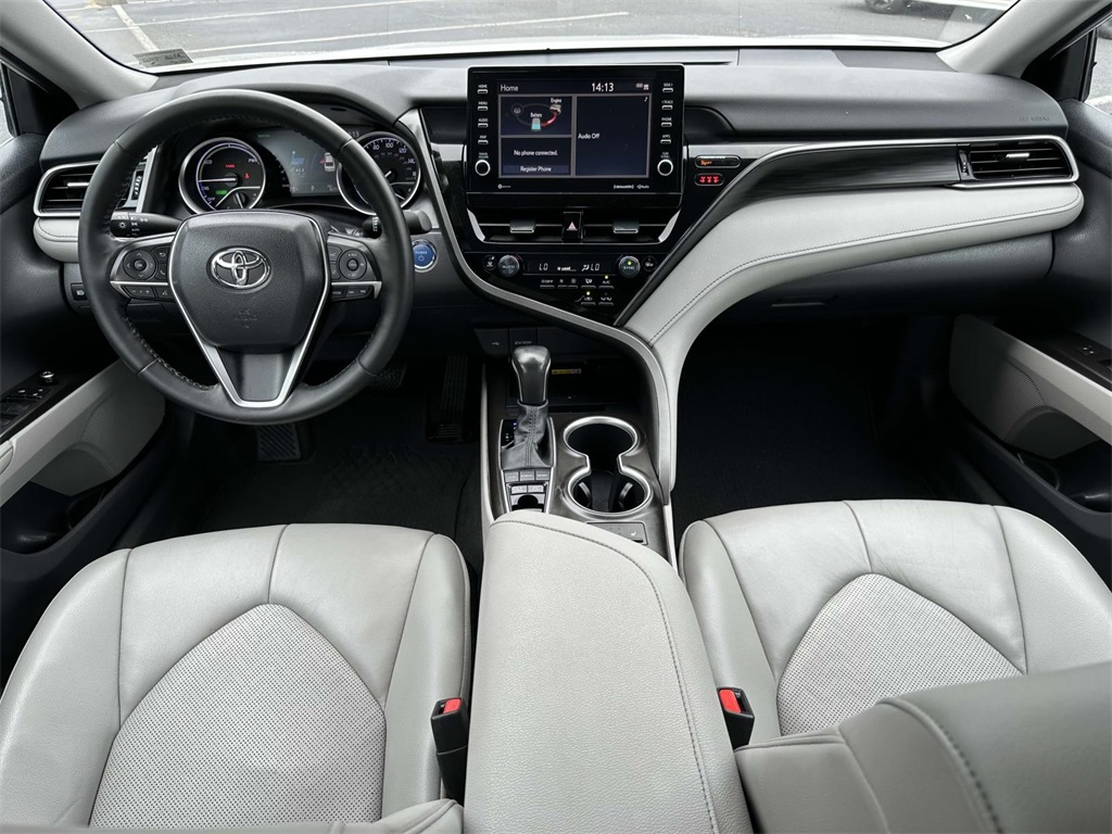 2022 Toyota Camry Hybrid XLE photo 2