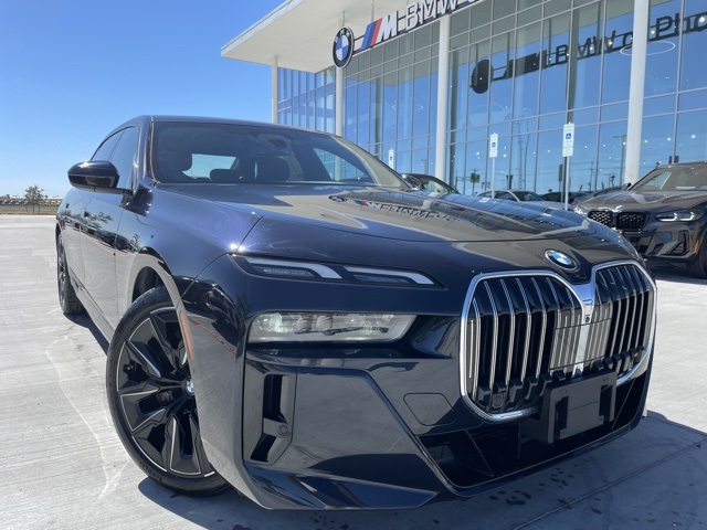2023 BMW 7 Series 740i's photo