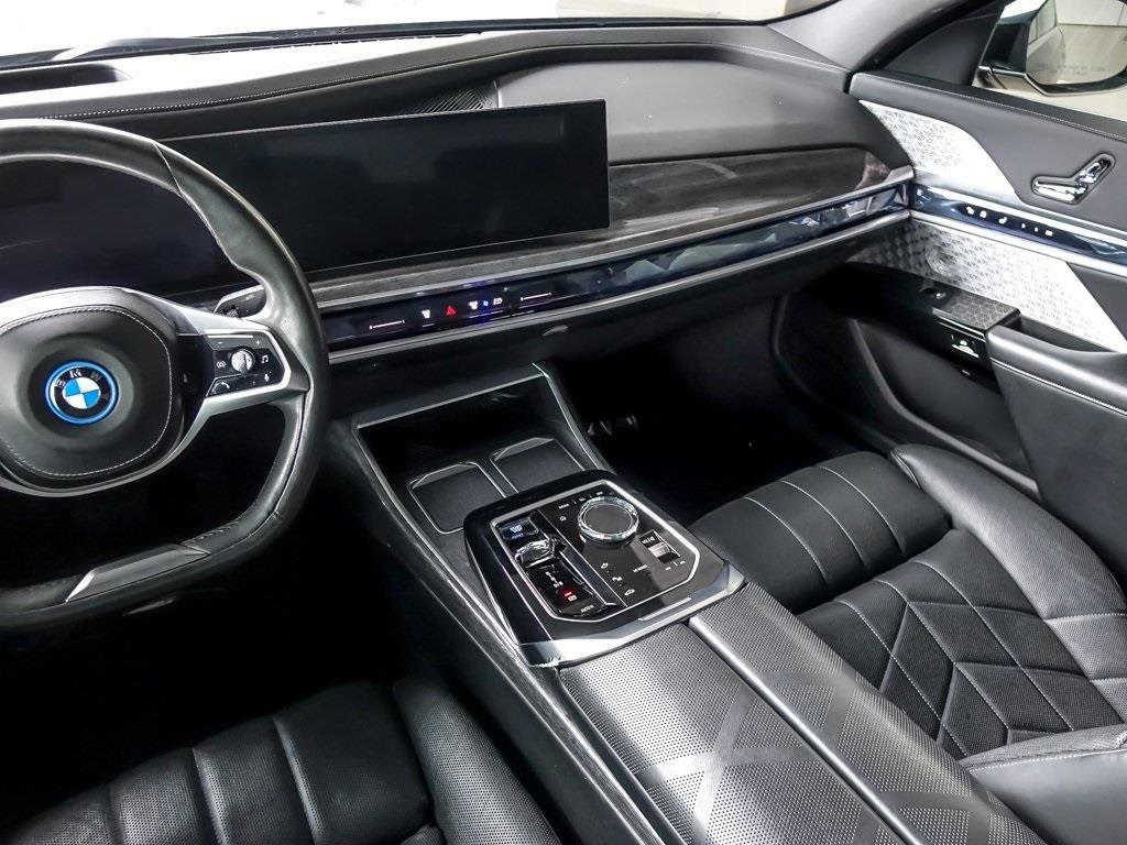 2023 BMW I7 - Image 13
