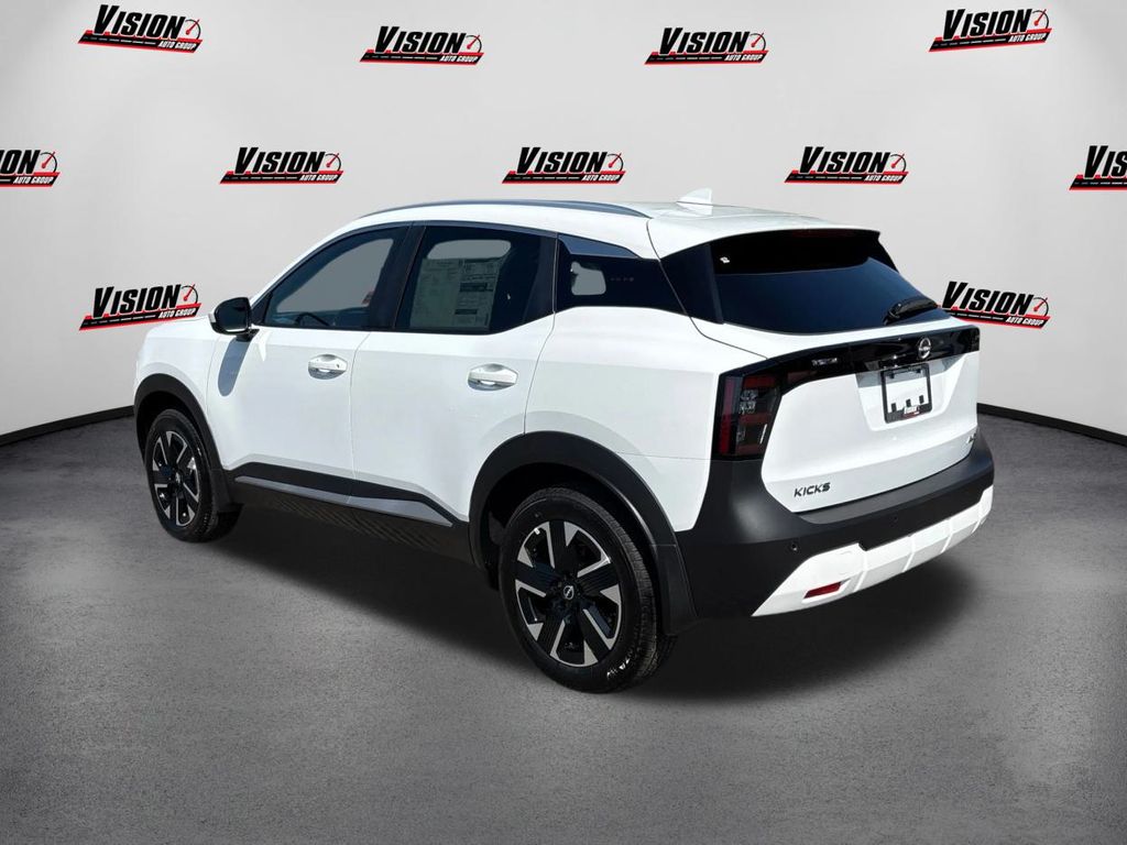 2025 Nissan Kicks SV photo 7