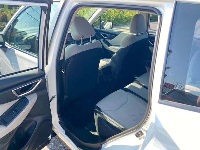 2022 Subaru Forester Base photo 17