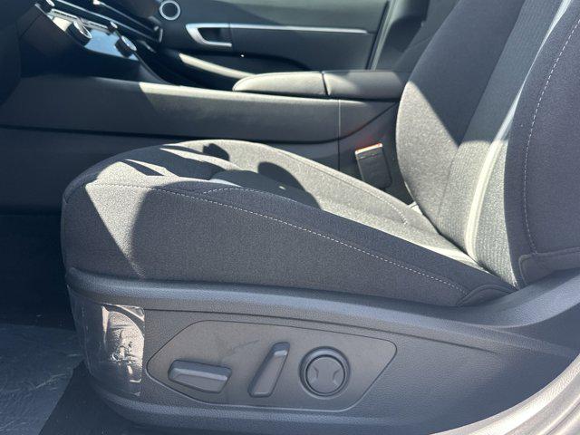 2025 Hyundai Sonata SEL photo 9