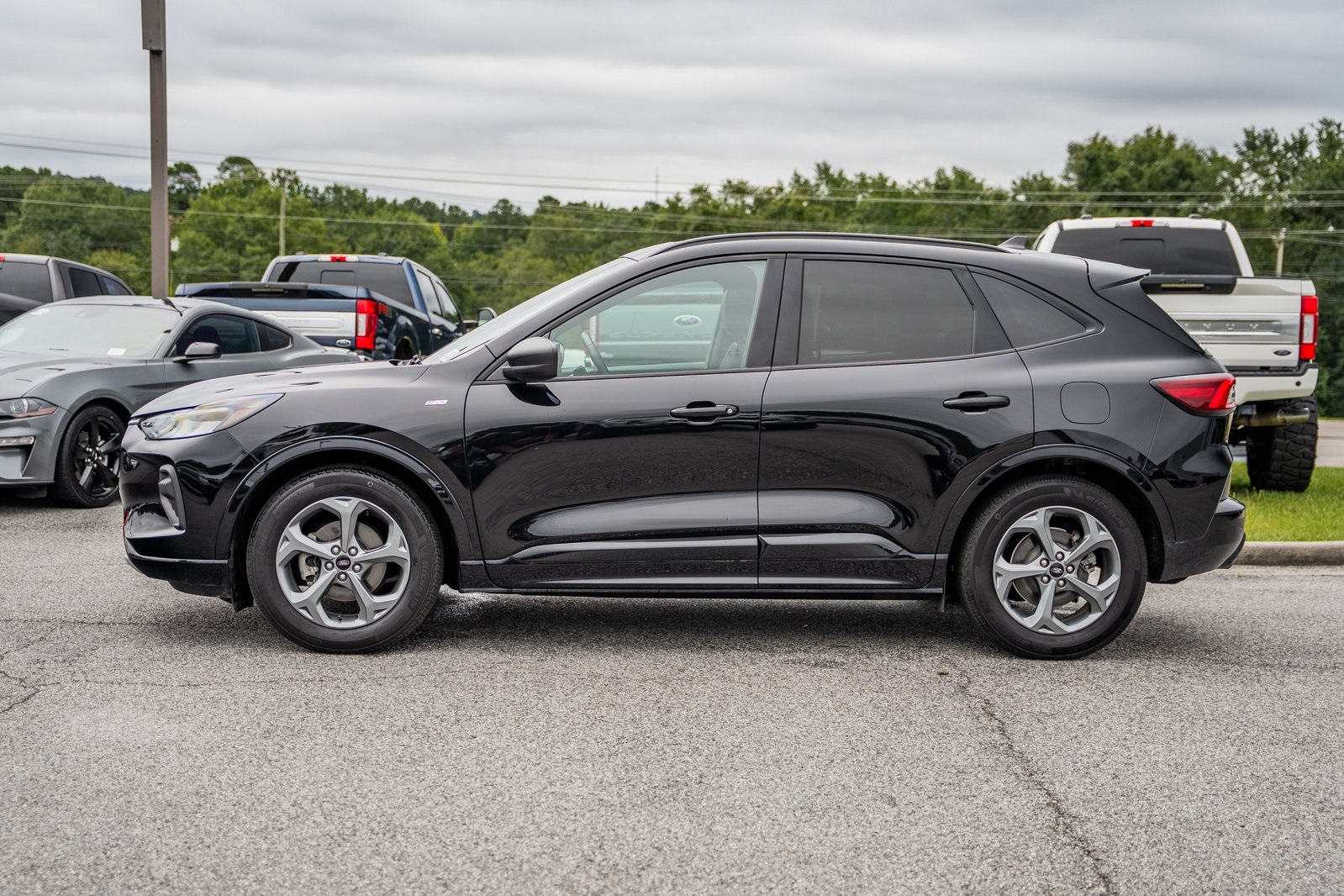 2023 Ford Escape ST-Line photo 3