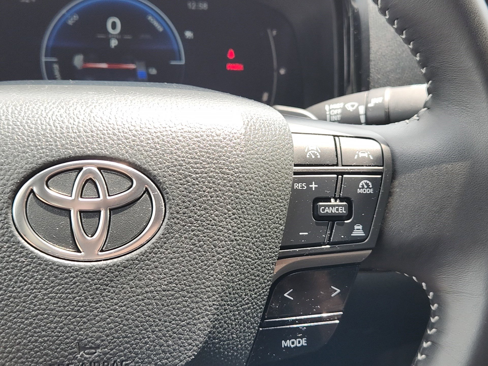 2025 Toyota Camry SE photo 16