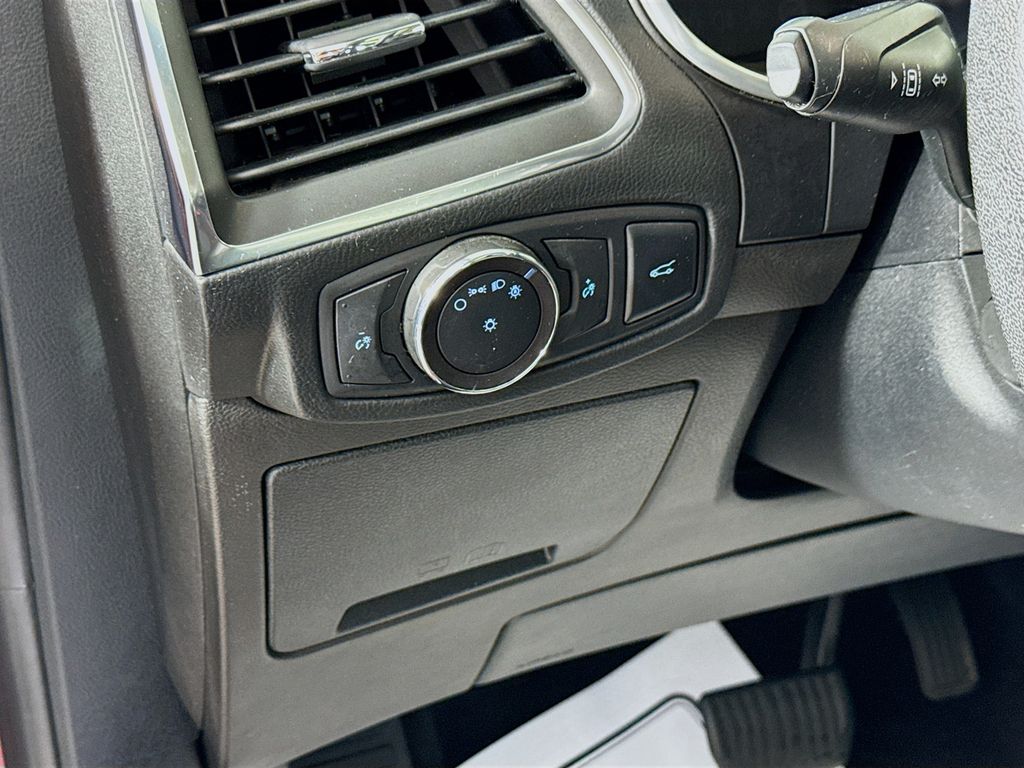 2018 Ford Edge Titanium photo 10