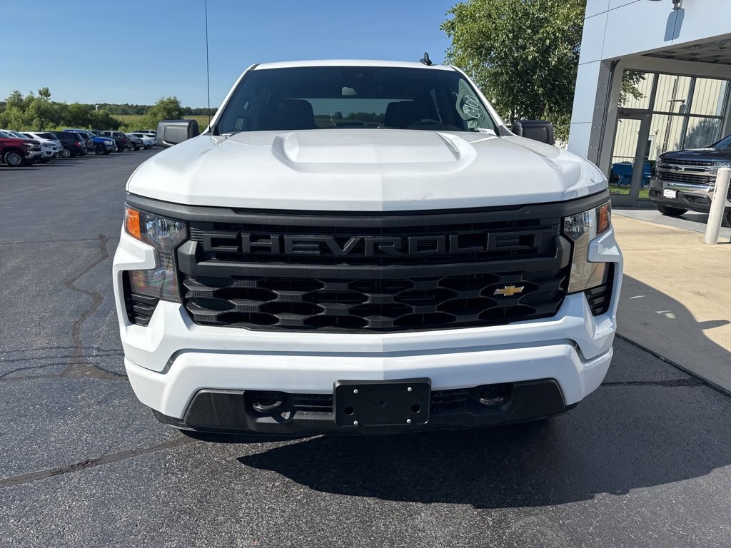 2026 Chevrolet Silverado 1500 Custom photo 2