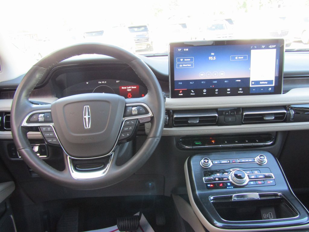 2022 Lincoln Nautilus Reserve photo 4