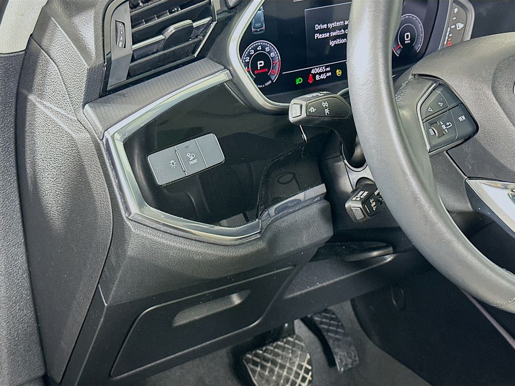 2022 Audi Q3 45 TFSI S line Premium photo 10