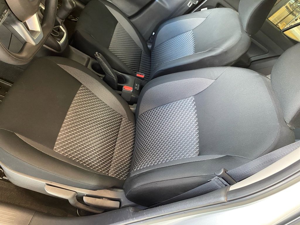 2020 Nissan Versa 1.6 S photo 14