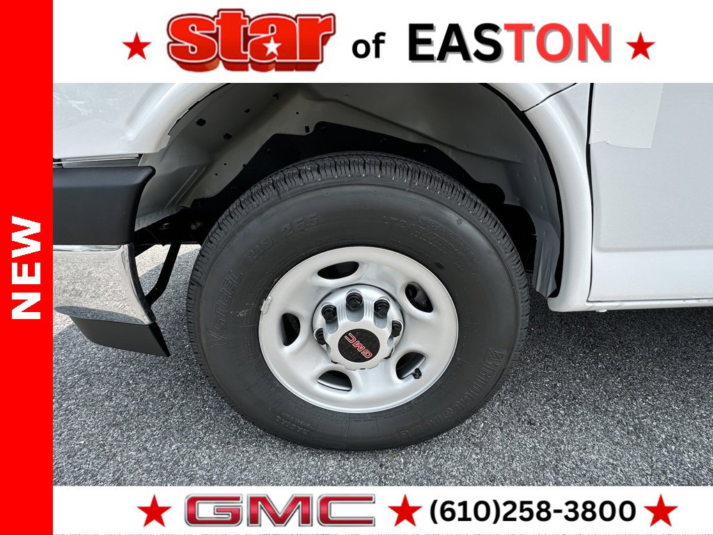 2025 Gmc Savana Cargo 2500 photo 17