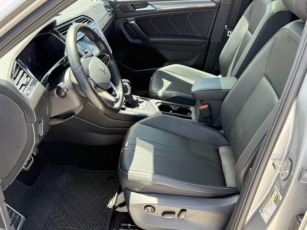 2023 Volkswagen Tiguan SE R-Line Black photo 19