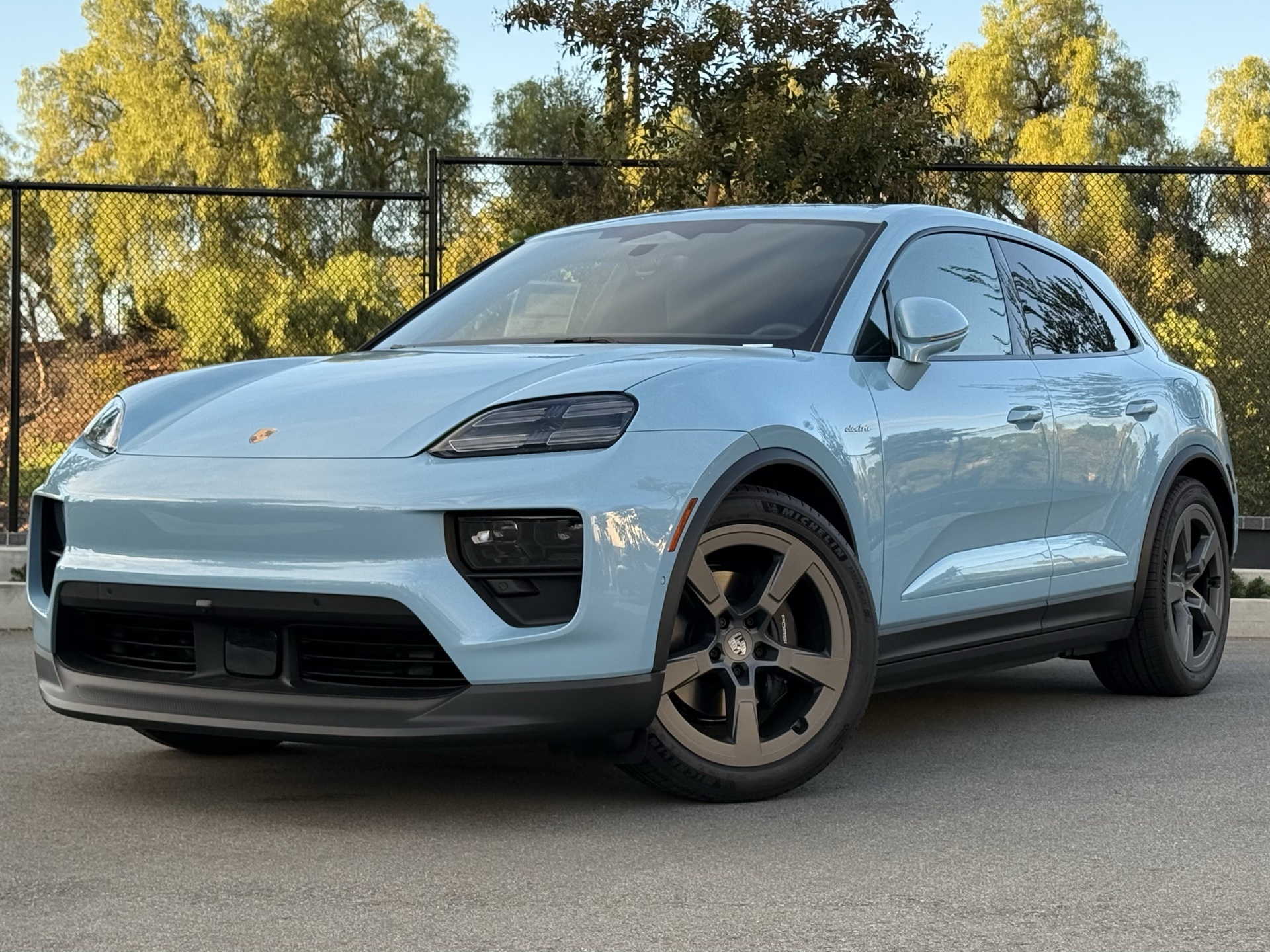 2025 Porsche Macan Base