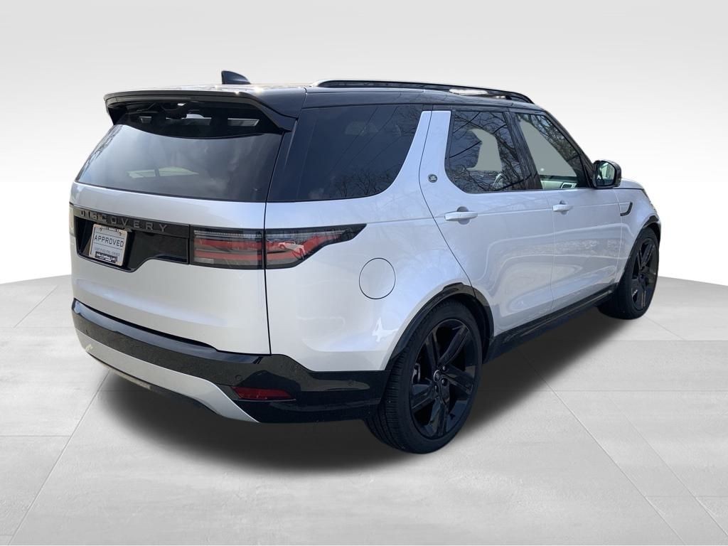 2024 Land Rover Discovery SE photo 8