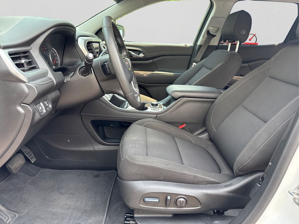 2023 Gmc Acadia SLE photo 9