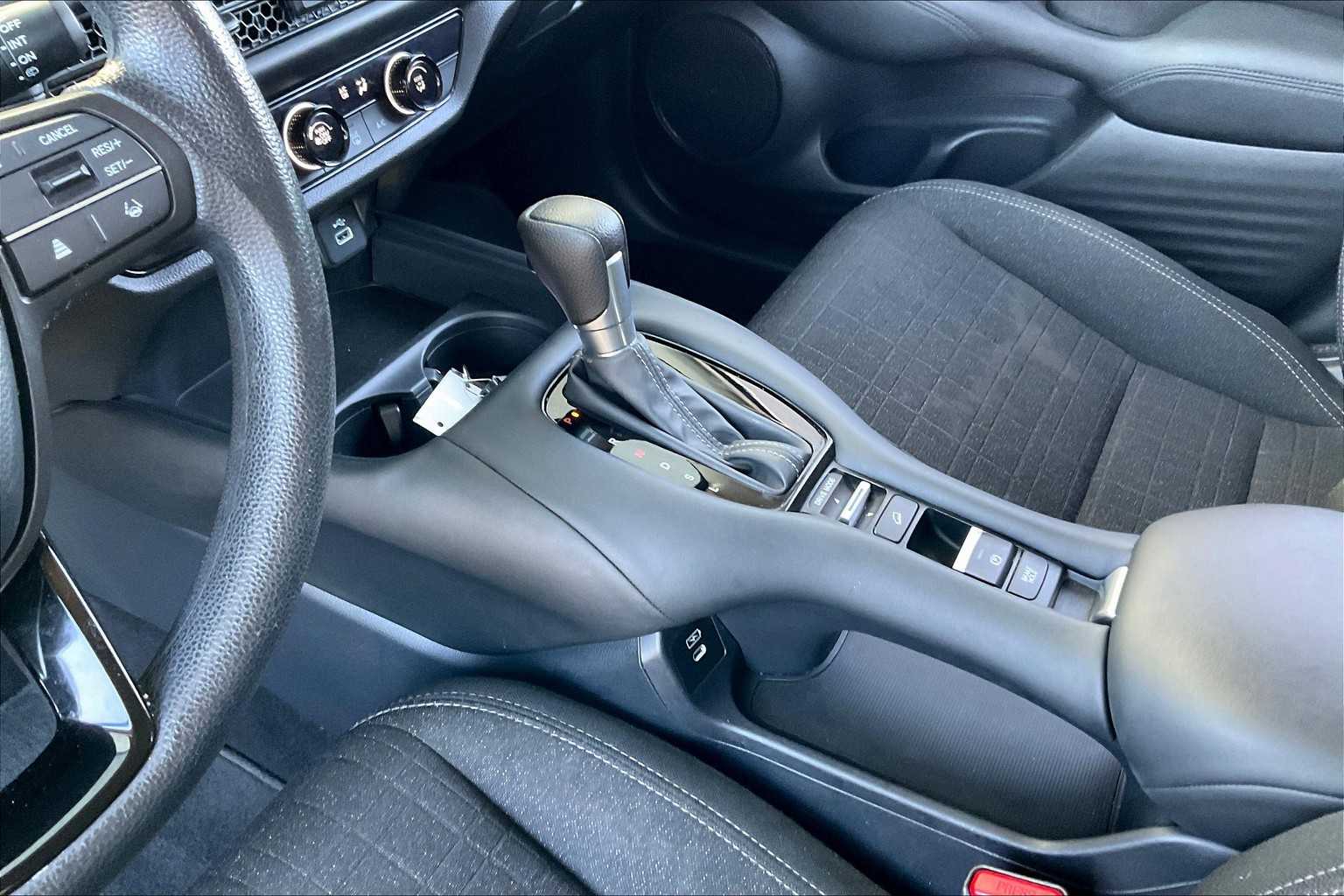 2024 Honda HR-V LX photo 15