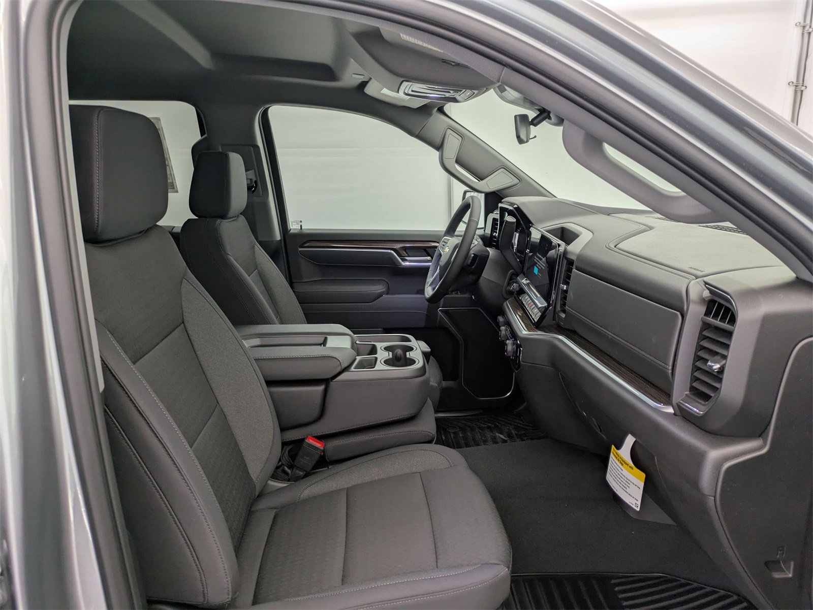2025 Chevrolet Silverado 1500 LT photo 21
