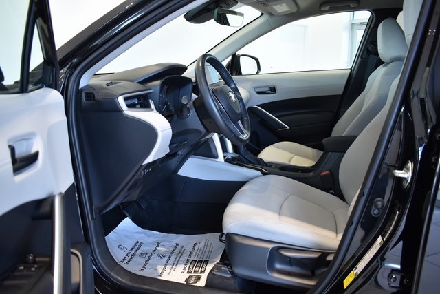 2023 Toyota Corolla Cross LE photo 17