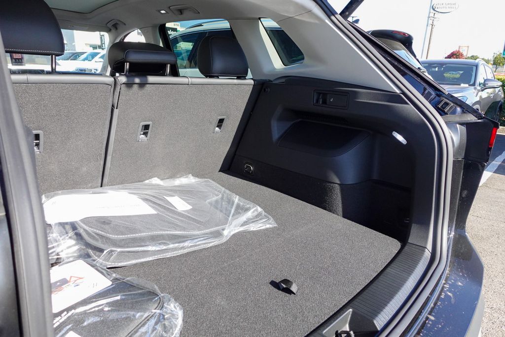 2025 Volkswagen Tiguan SE photo 20