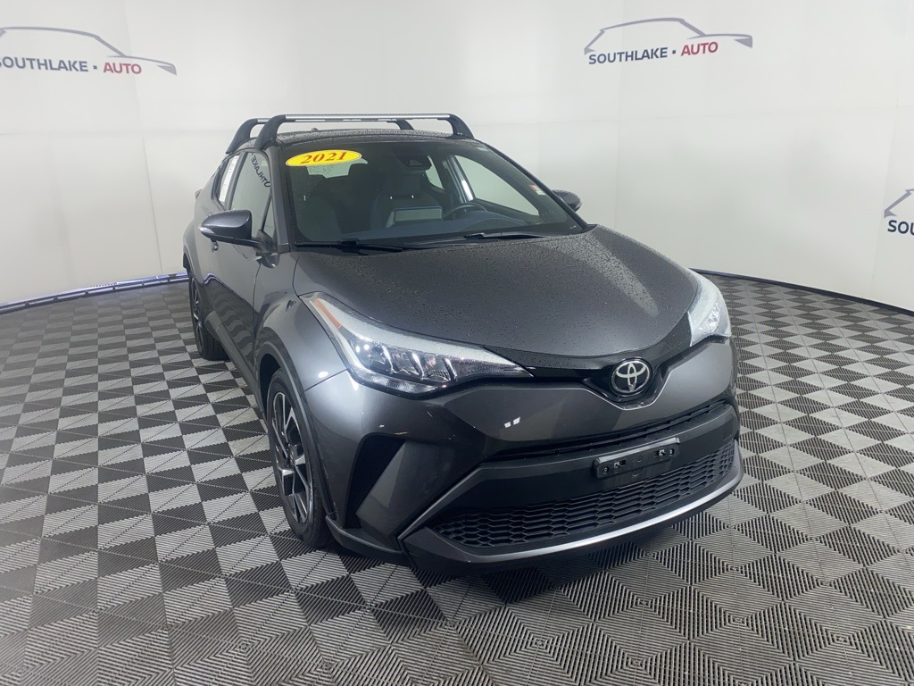 2021 Toyota C-HR XLE photo 2