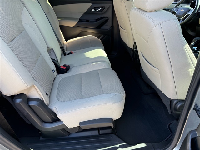 2023 Chevrolet Traverse LS photo 13