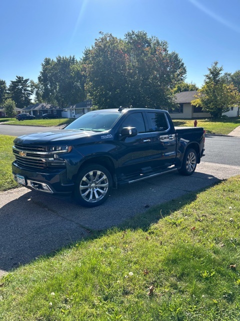 Used 2020 Chevrolet Silverado 1500 High Country with VIN 3GCUYHEL8LG338936 for sale in Apple Valley, Minnesota