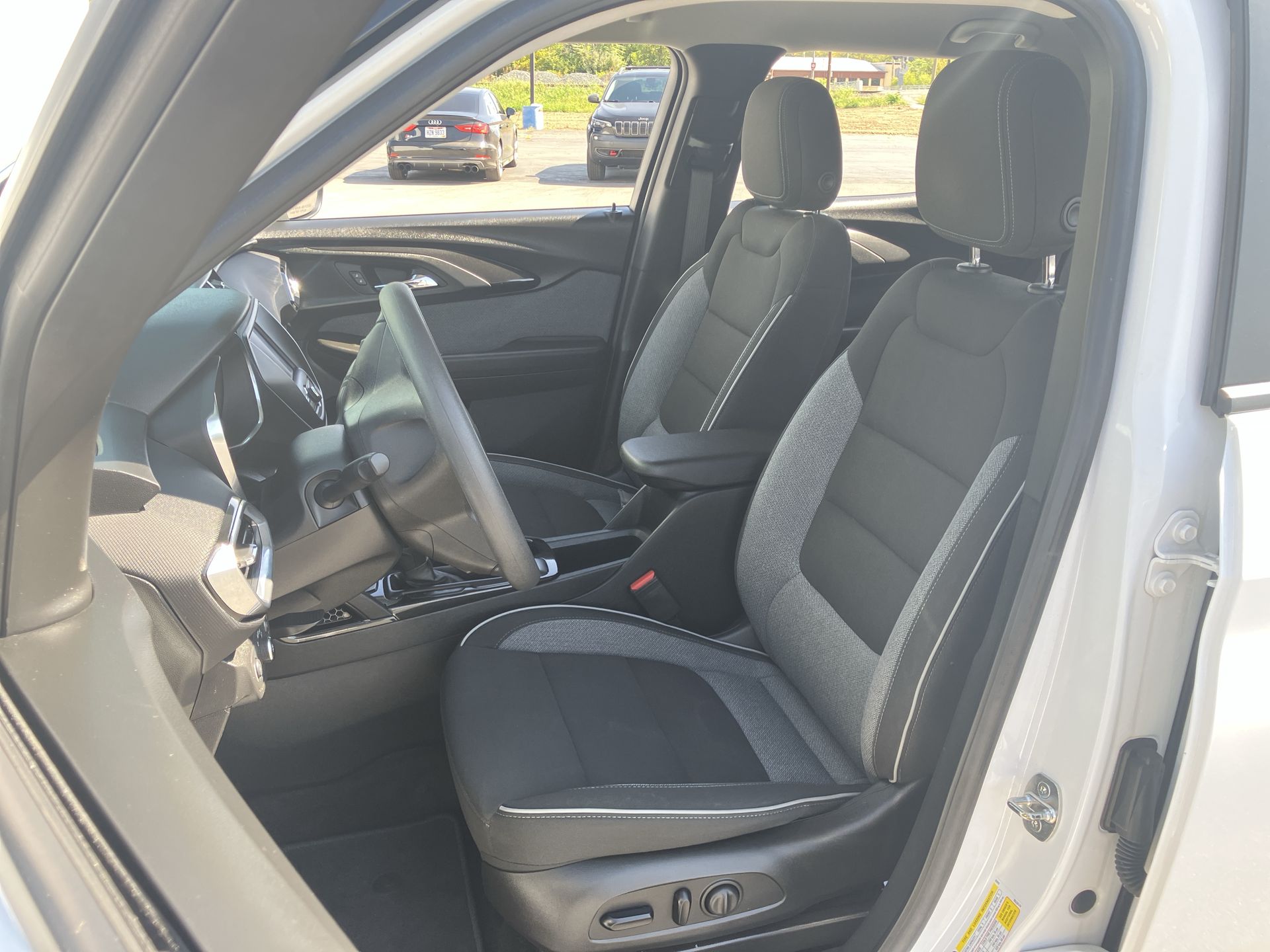 2023 Chevrolet Trailblazer LT photo 12