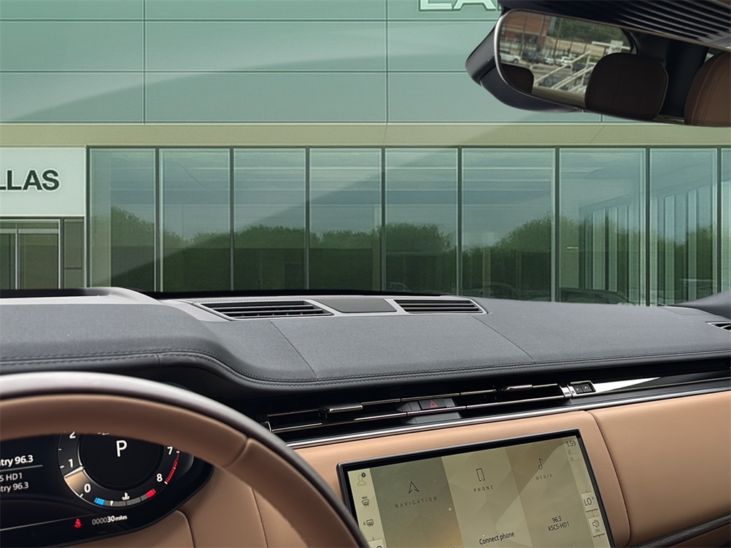 2025 Land Rover Range Rover SE photo 10