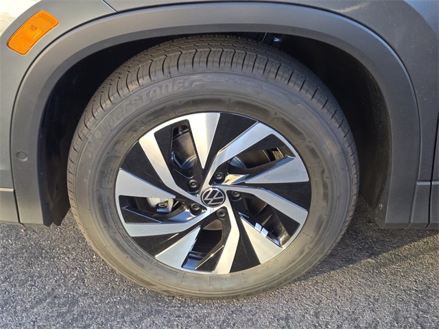 2025 Volkswagen Tiguan S photo 3