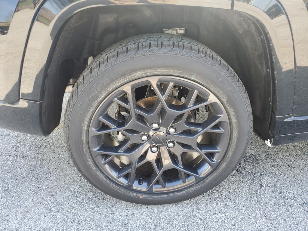 2025 Jeep Grand Cherokee Summit photo 9