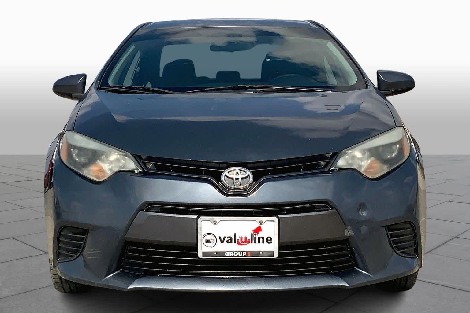 2015 Toyota Corolla LE photo 3