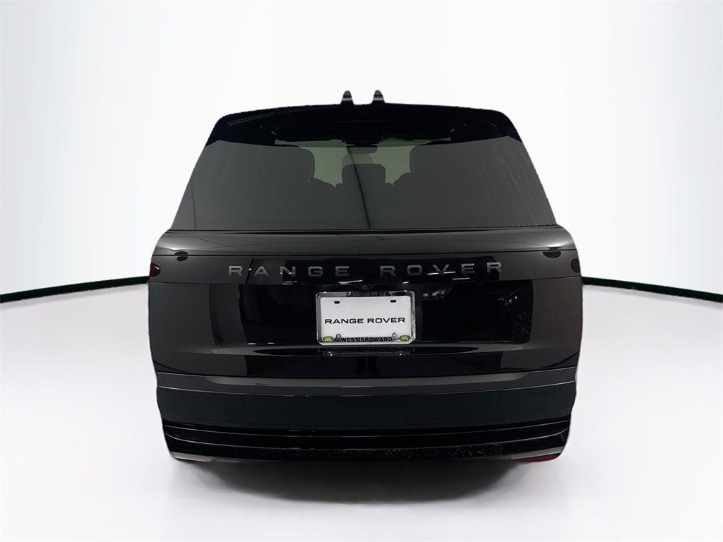 2025 Land Rover Range Rover SE photo 4