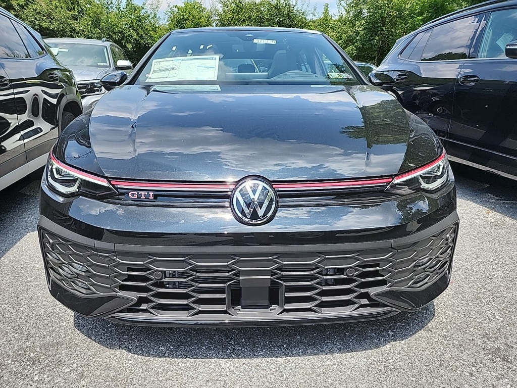 2025 Volkswagen Golf GTI Autobahn photo 2