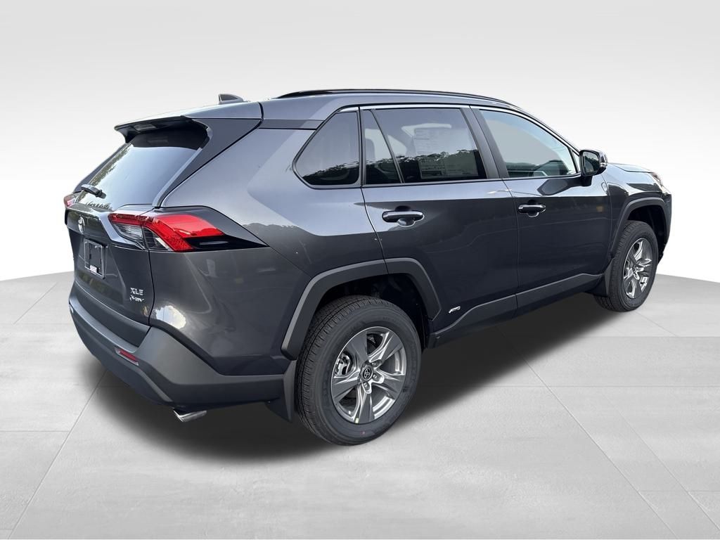 2025 Toyota RAV4 Hybrid XLE photo 5