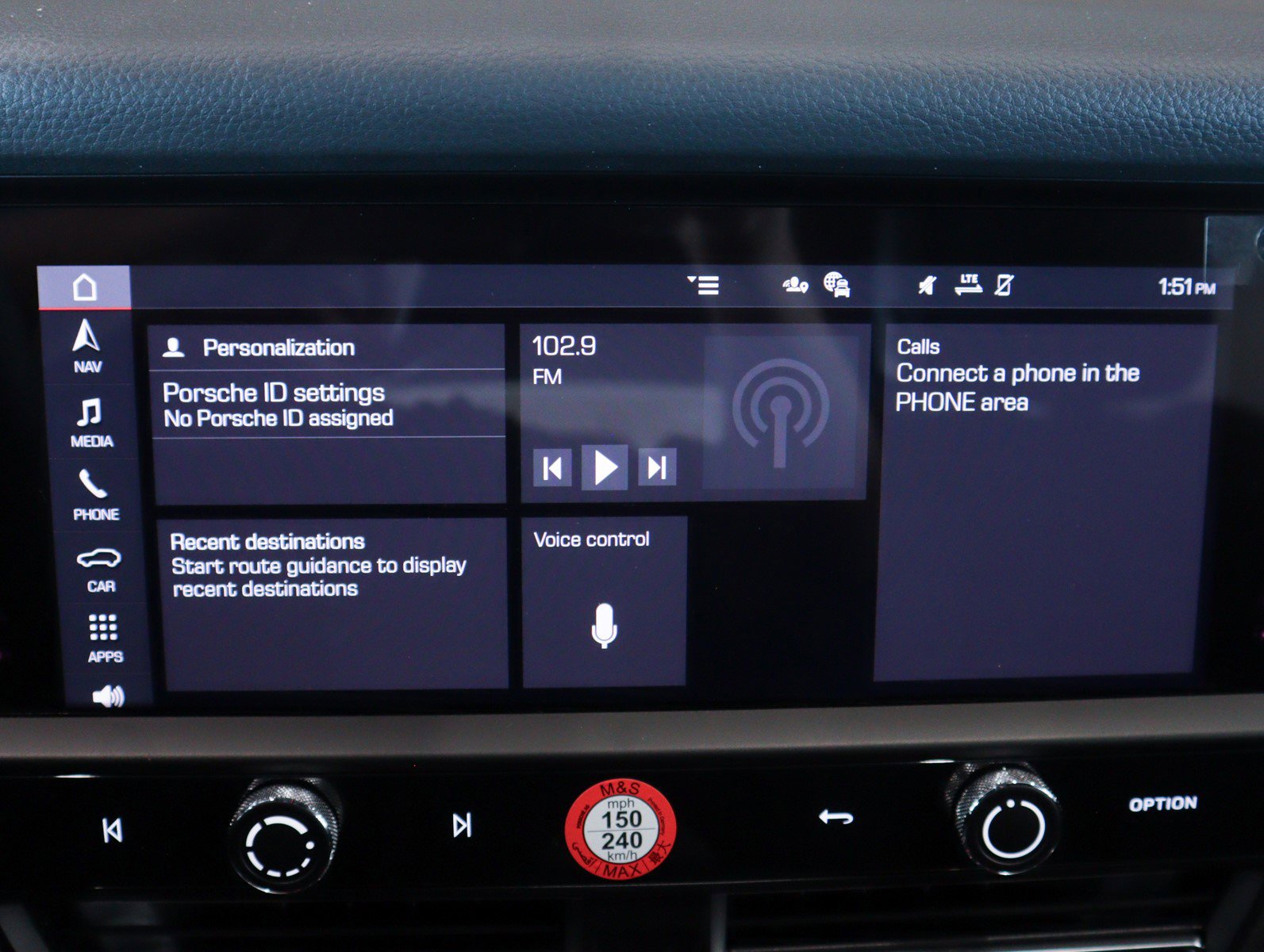 2025 Porsche Macan T photo 19