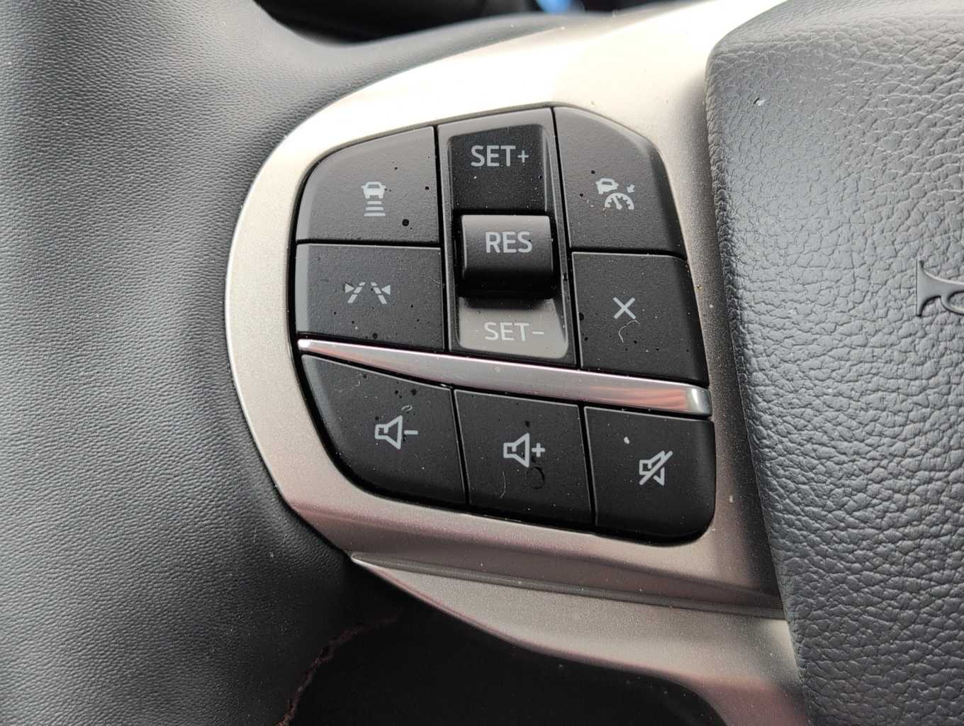 2025 Ford Explorer photo 22