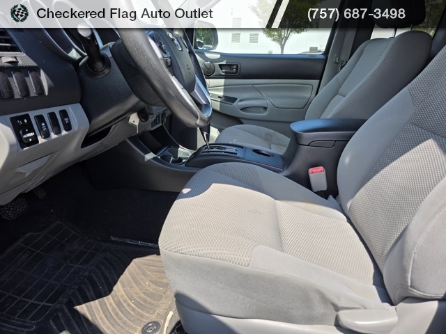 2015 Toyota Tacoma Base 4x4 photo 9