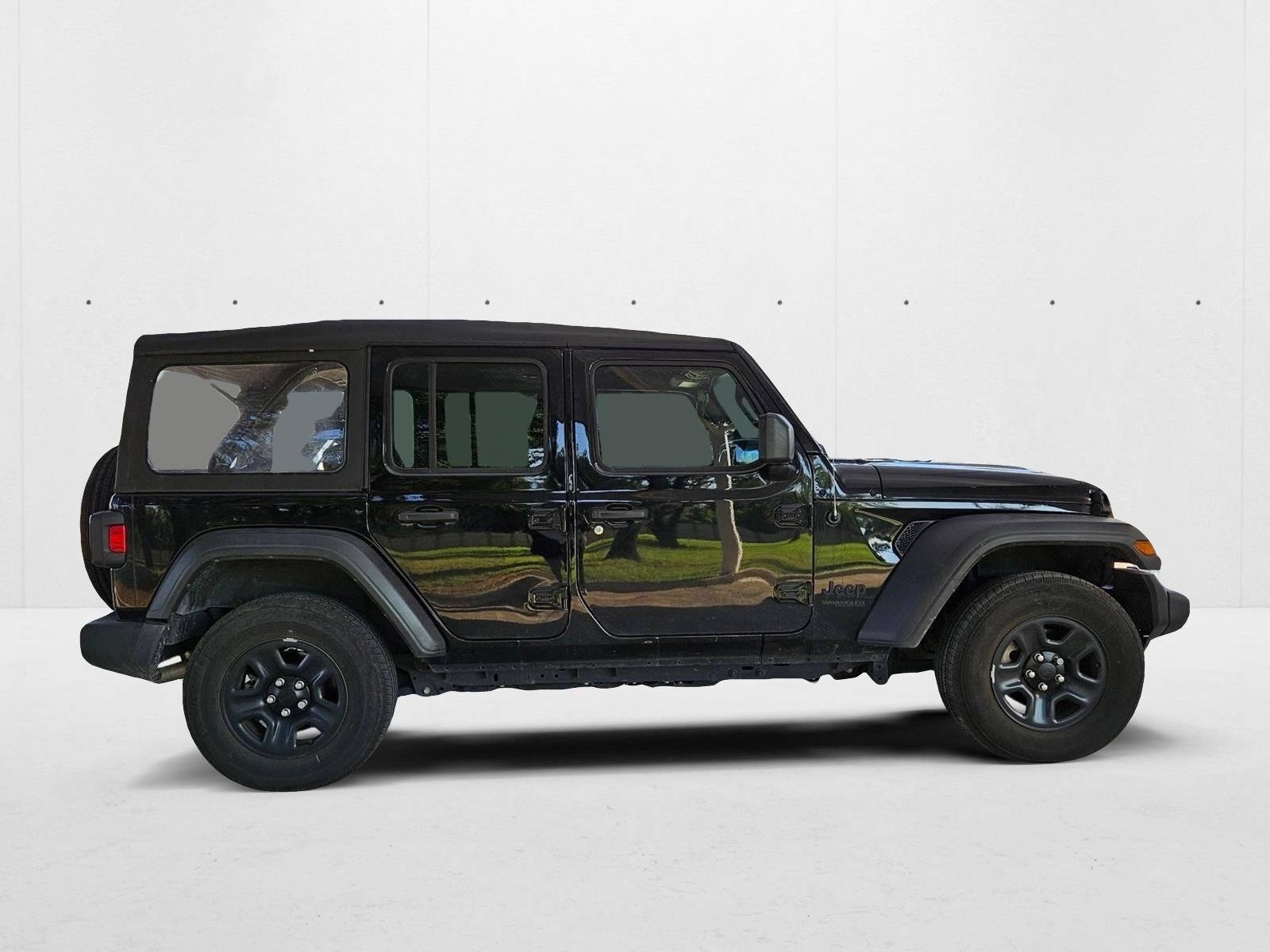 2022 Jeep Wrangler Unlimited Sport photo 4