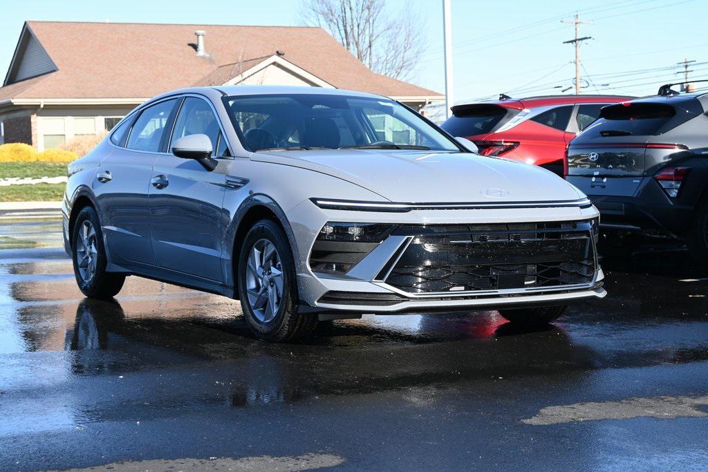 2026 Hyundai Sonata SE's photo