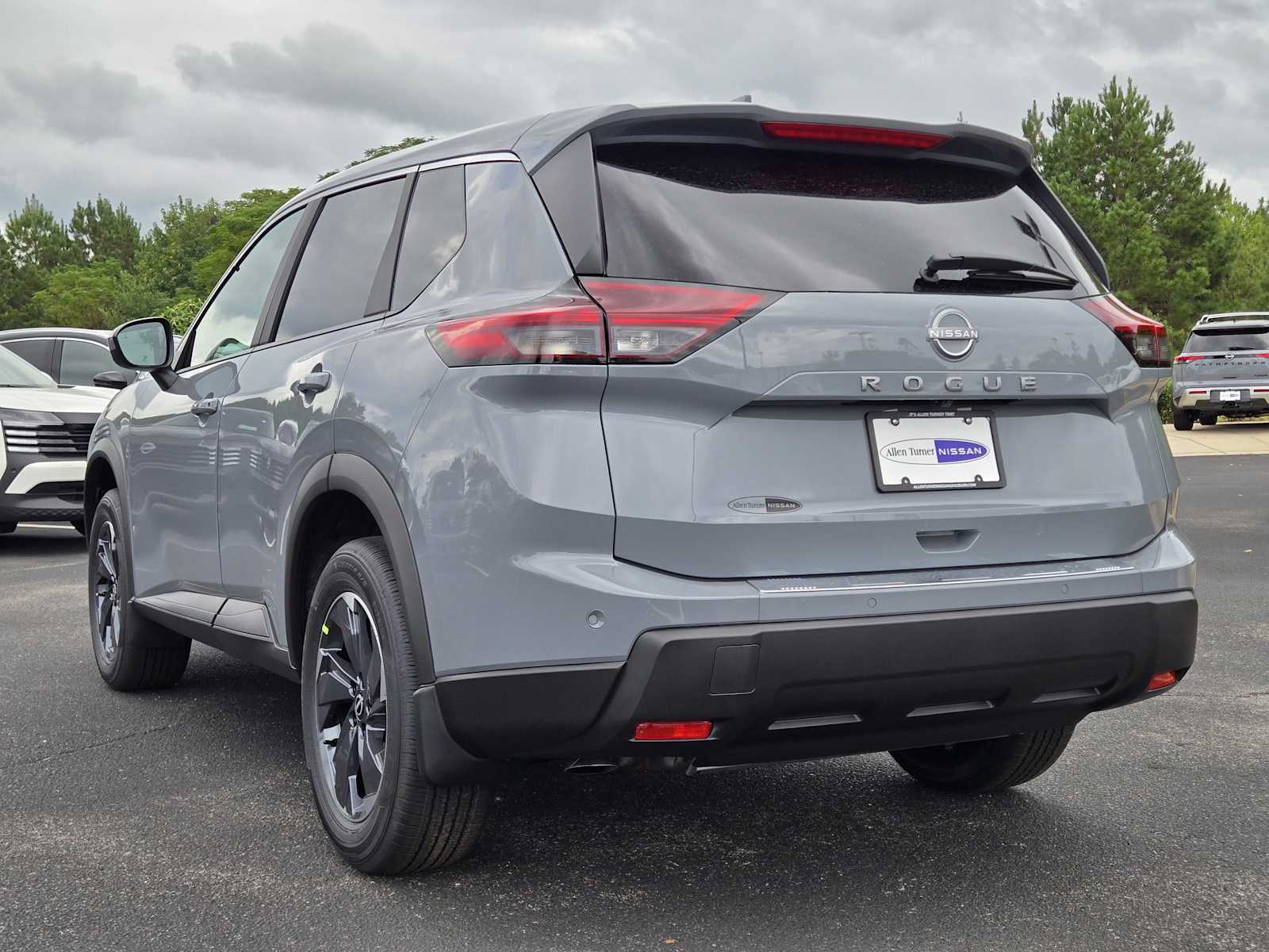 2026 Nissan Rogue SV photo 6