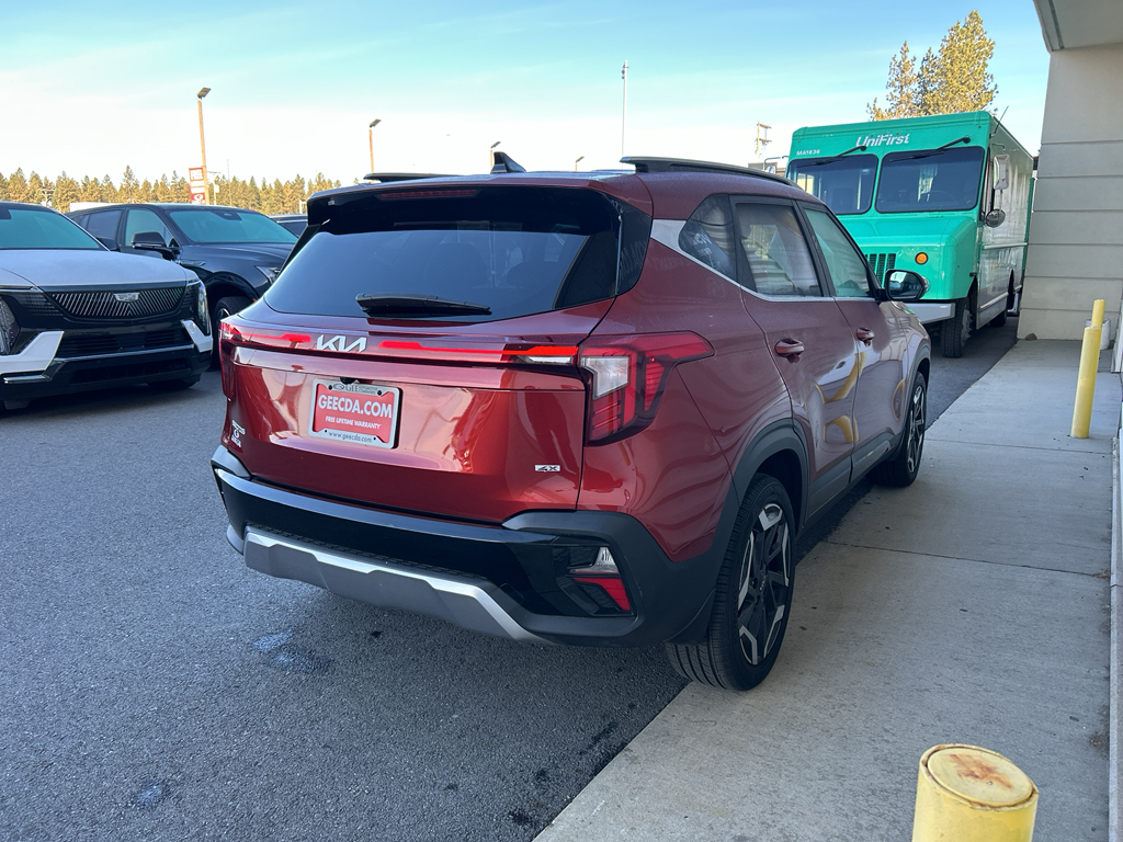 2024 Kia Seltos SX photo 4