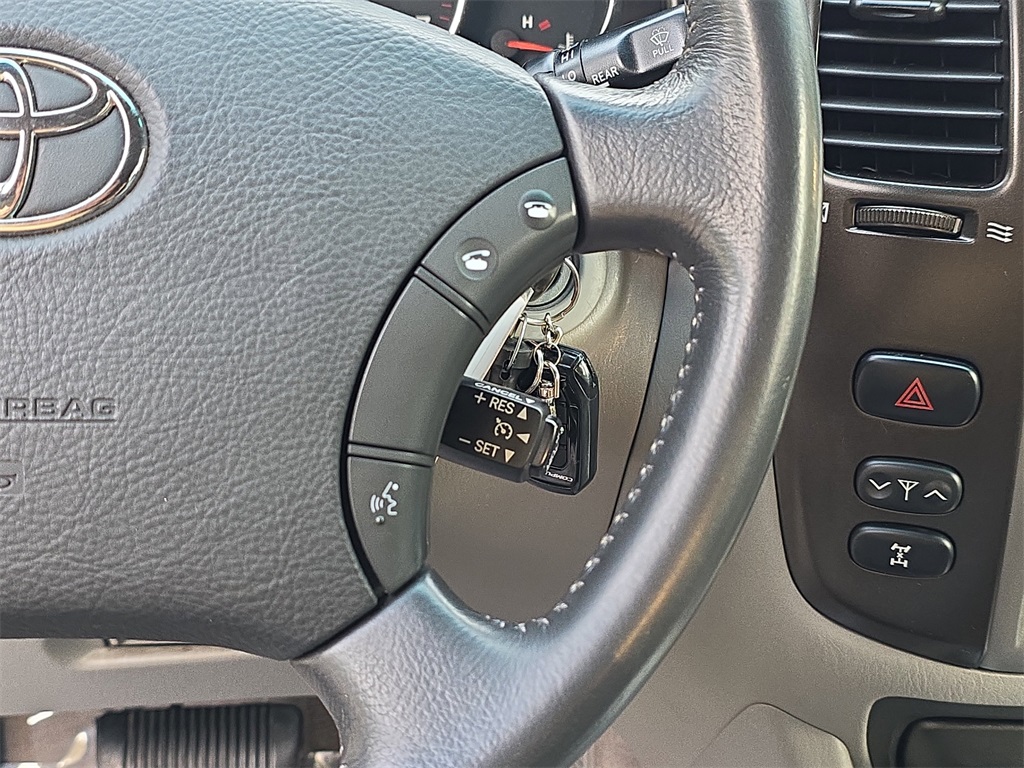 2006 Toyota Land Cruiser Base photo 16