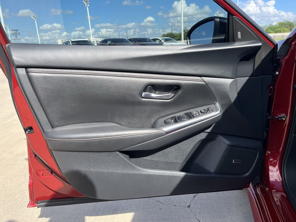 2023 Nissan Sentra SR photo 13