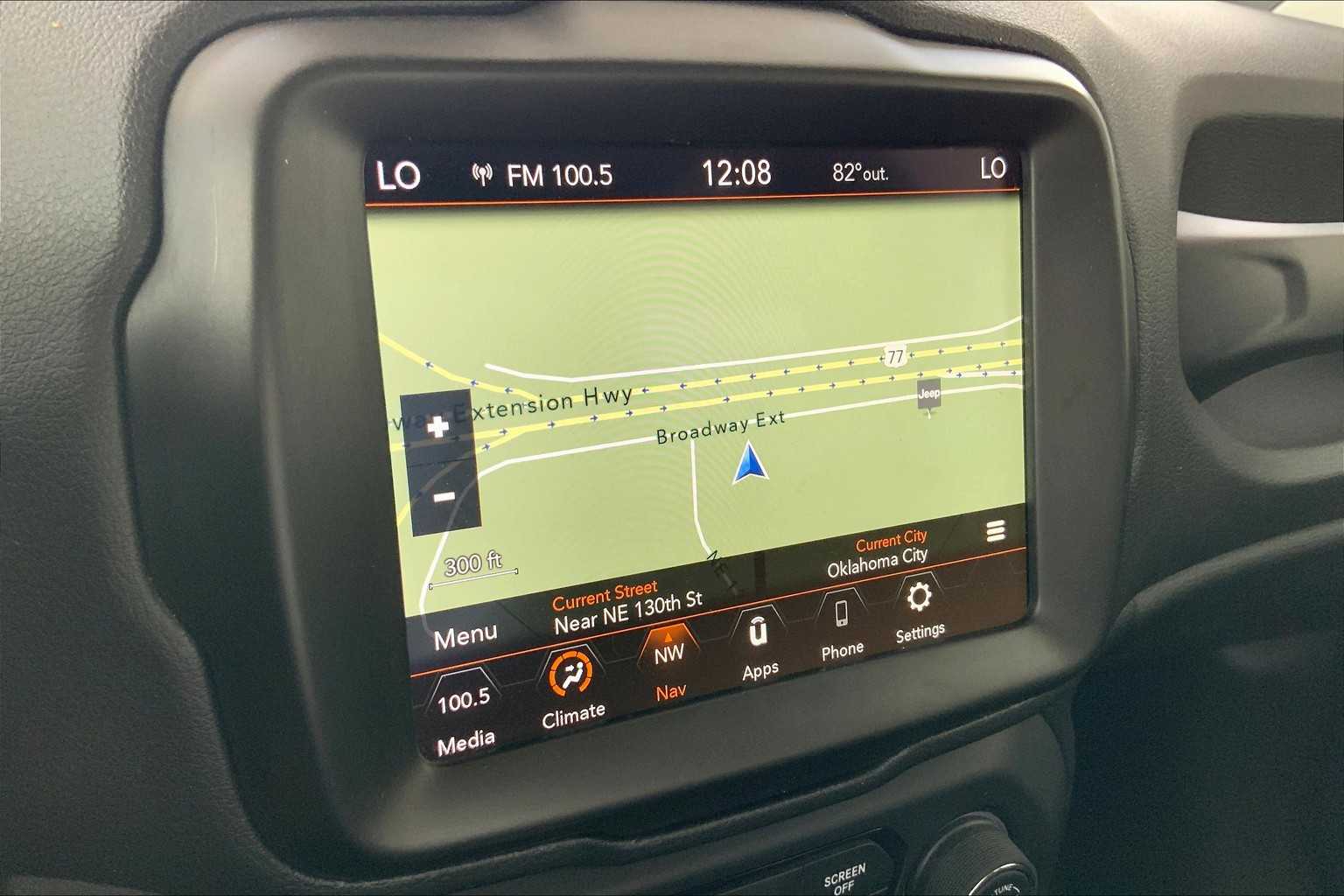 2022 Jeep Renegade Latitude photo 28