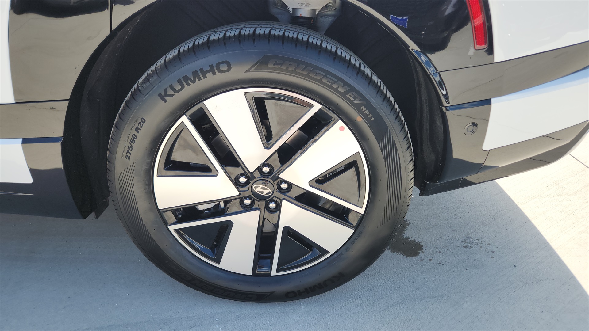 2026 Hyundai Ioniq SEL photo 22