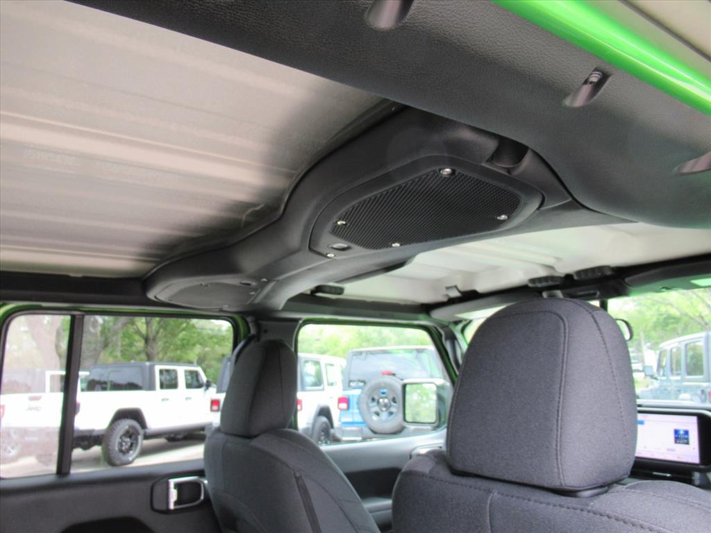 2025 Jeep Wrangler Sport photo 27