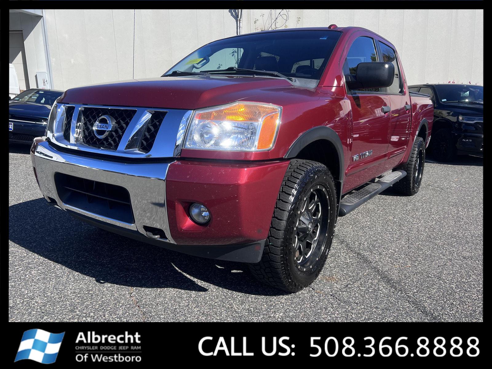 2015 Nissan Titan SV's photo