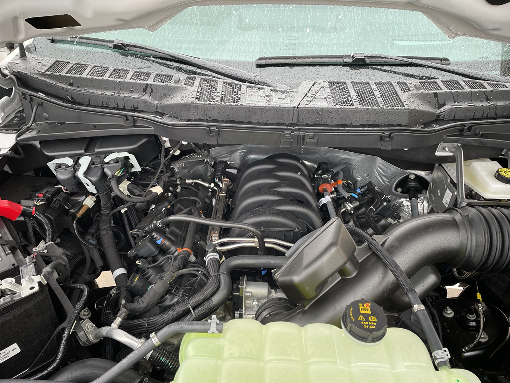 2025 Ford F-150 Lariat photo 8